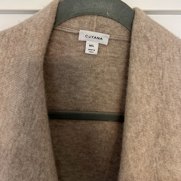 Cuyana, wool & cashmere wrap sweater with pockets in oatmeal, size M/L. - Picture 2 of 3